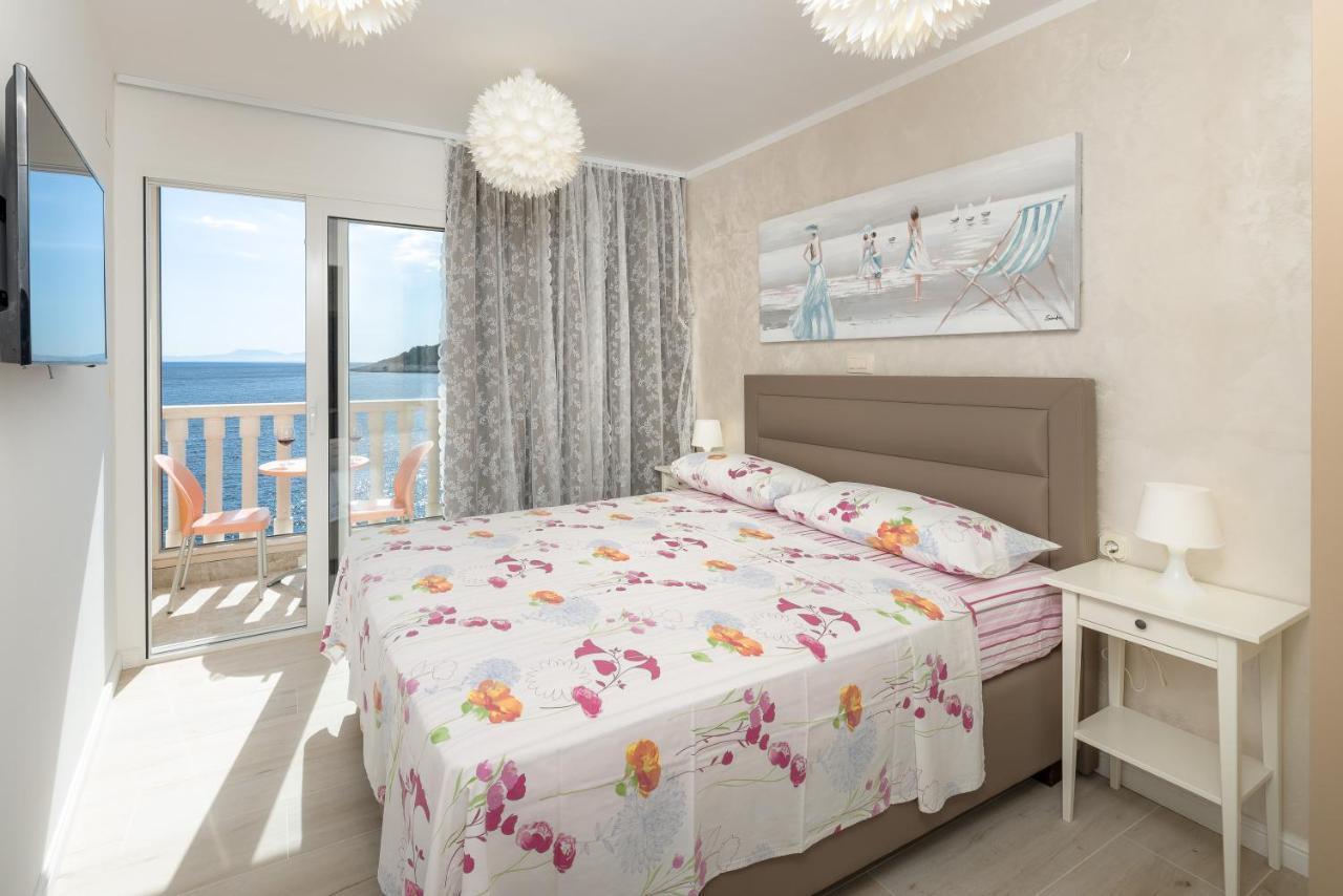 Luxury Bellavista Amazing Sea Holidays With Private Beach & Parking Milna  Exterior foto