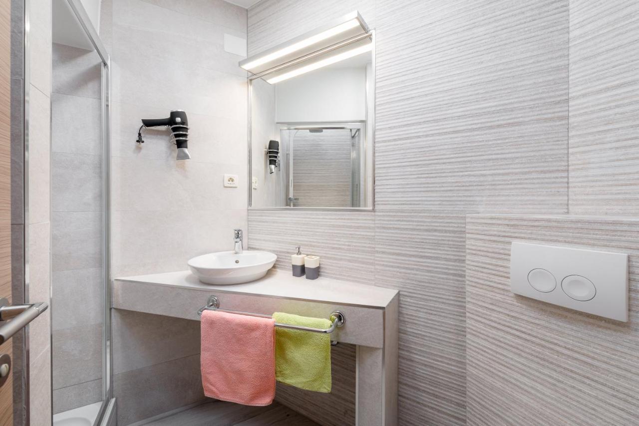 Luxury Bellavista Amazing Sea Holidays With Private Beach & Parking Milna  Exterior foto