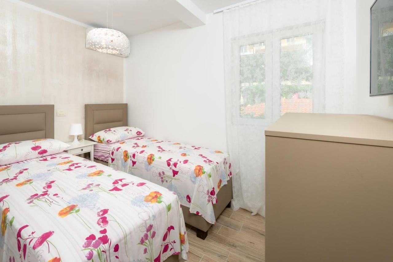 Luxury Bellavista Amazing Sea Holidays With Private Beach & Parking Milna  Exterior foto
