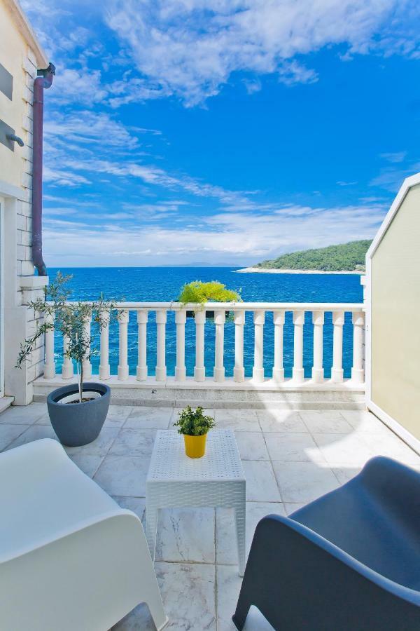 Luxury Bellavista Amazing Sea Holidays With Private Beach & Parking Milna  Exterior foto