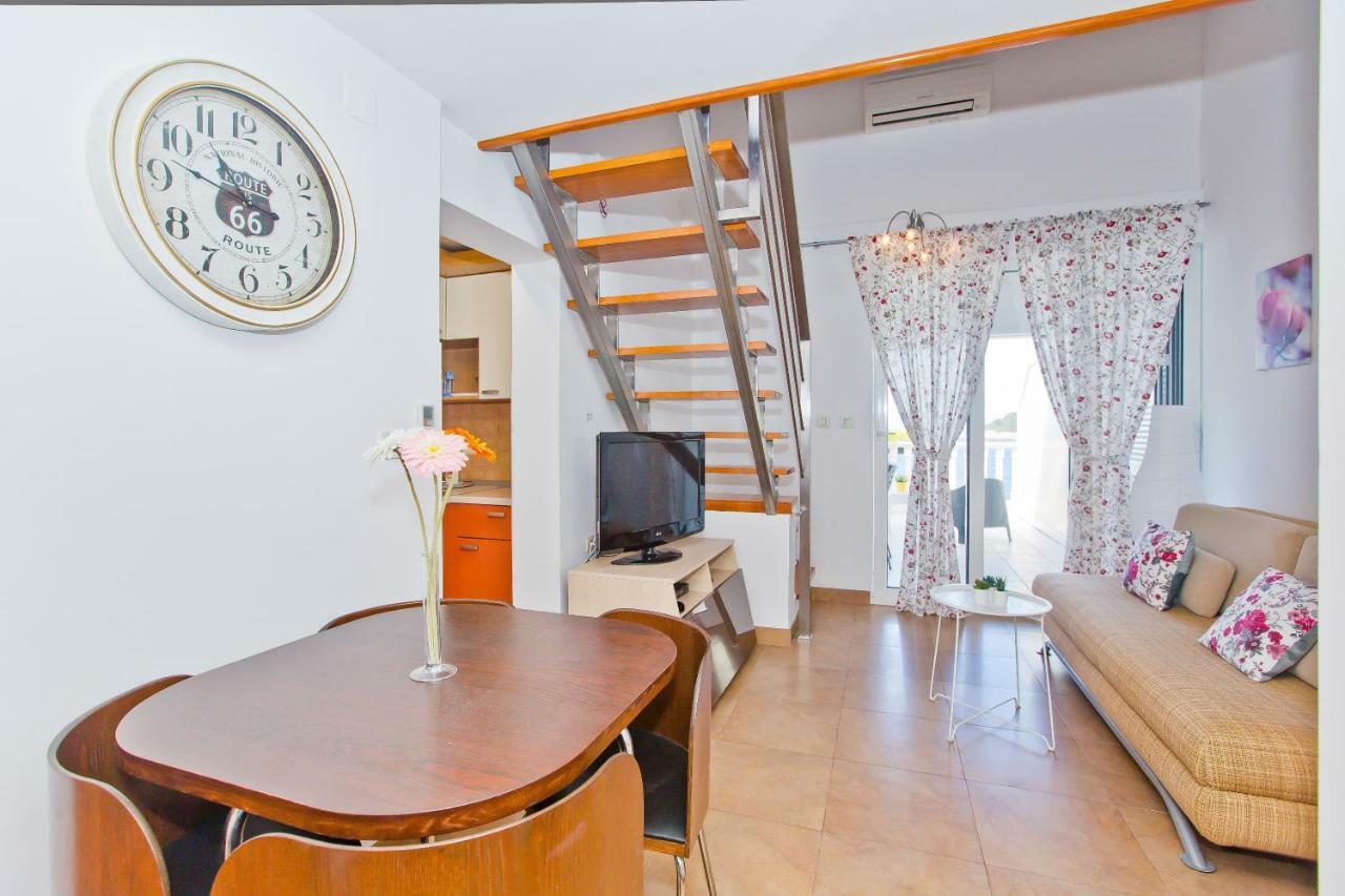 Luxury Bellavista Amazing Sea Holidays With Private Beach & Parking Milna  Exterior foto
